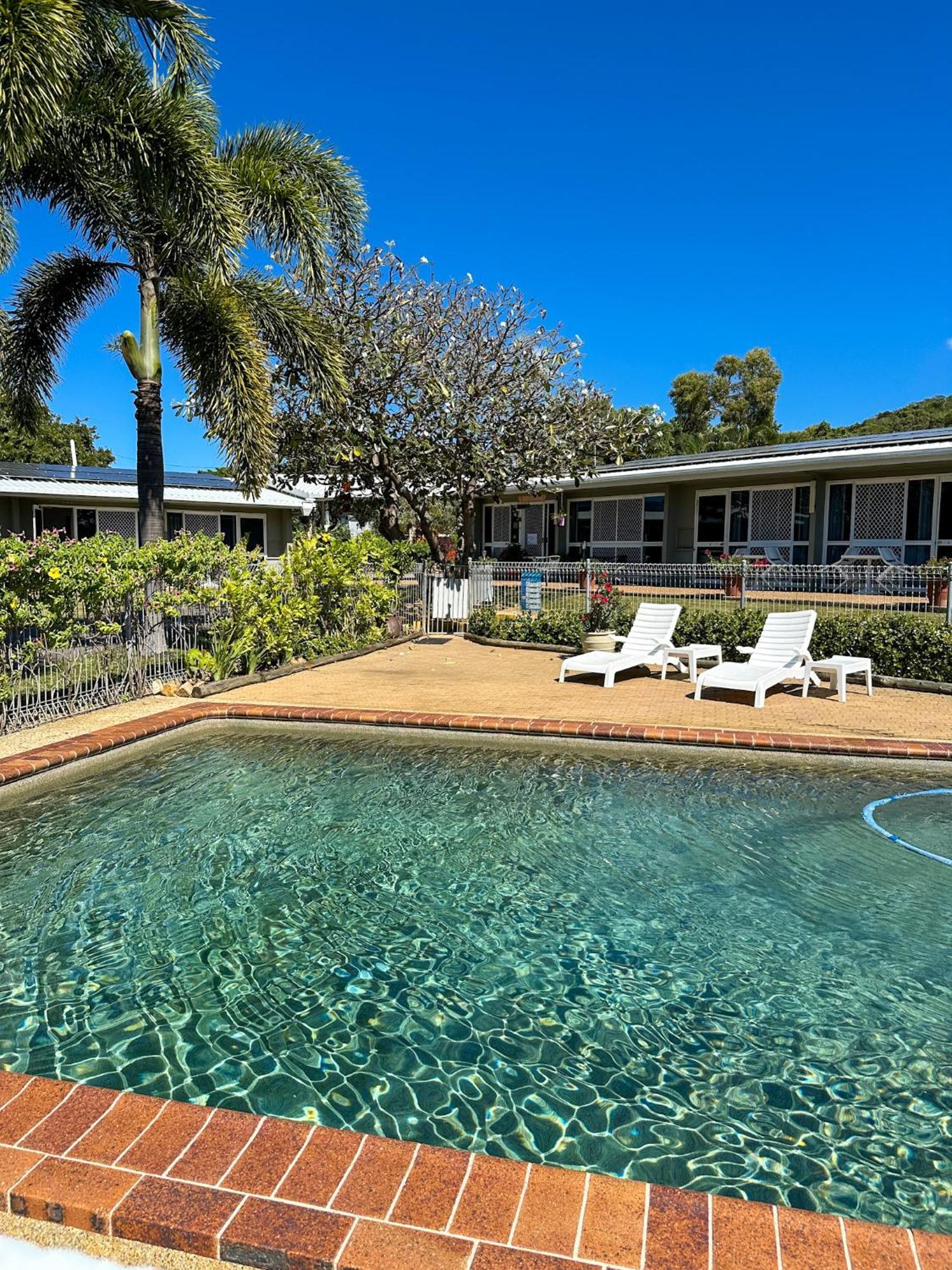 Ocean View Motel Bowen Exterior photo