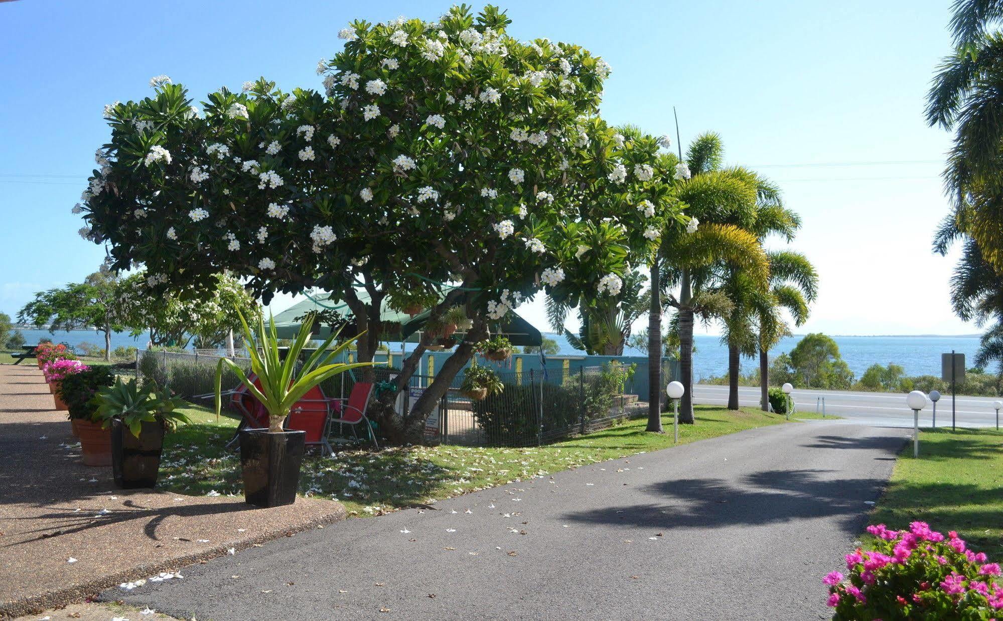 Ocean View Motel Bowen Exterior photo